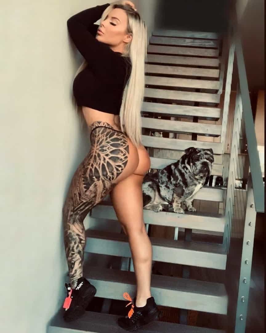 Tattoo model Ellie Rayne