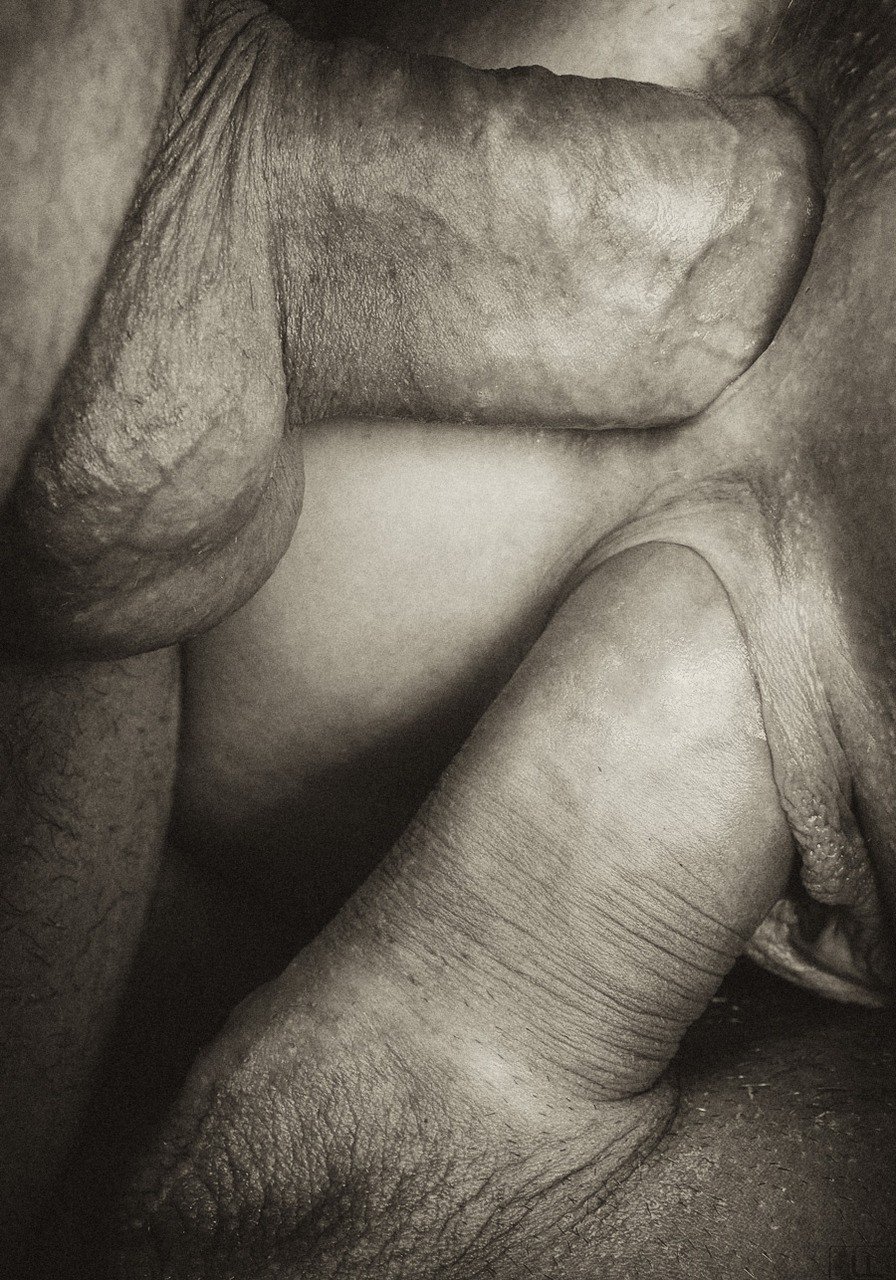 Blacks and white in the style of nude