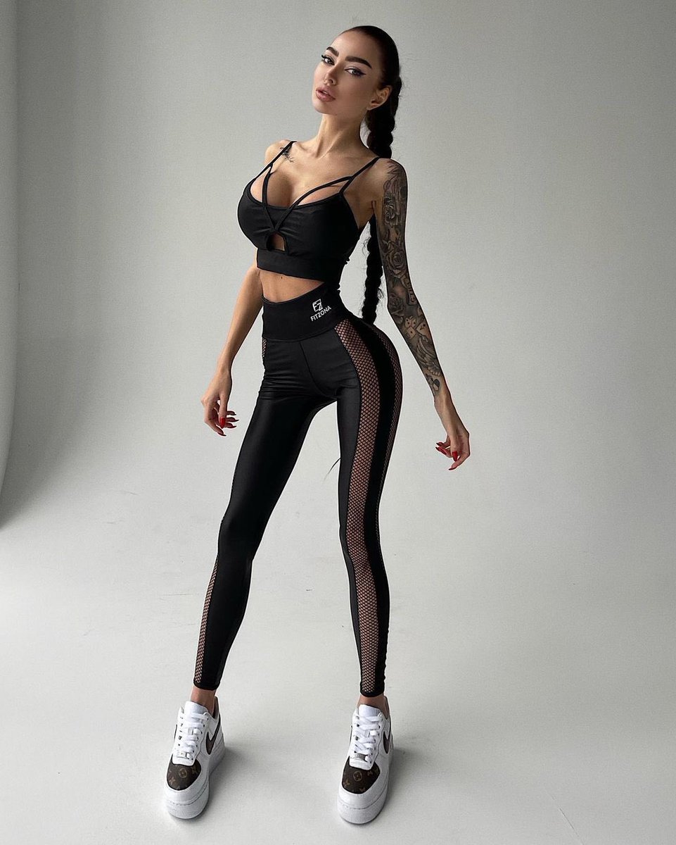 Alena Barkhalenko Kisskisska