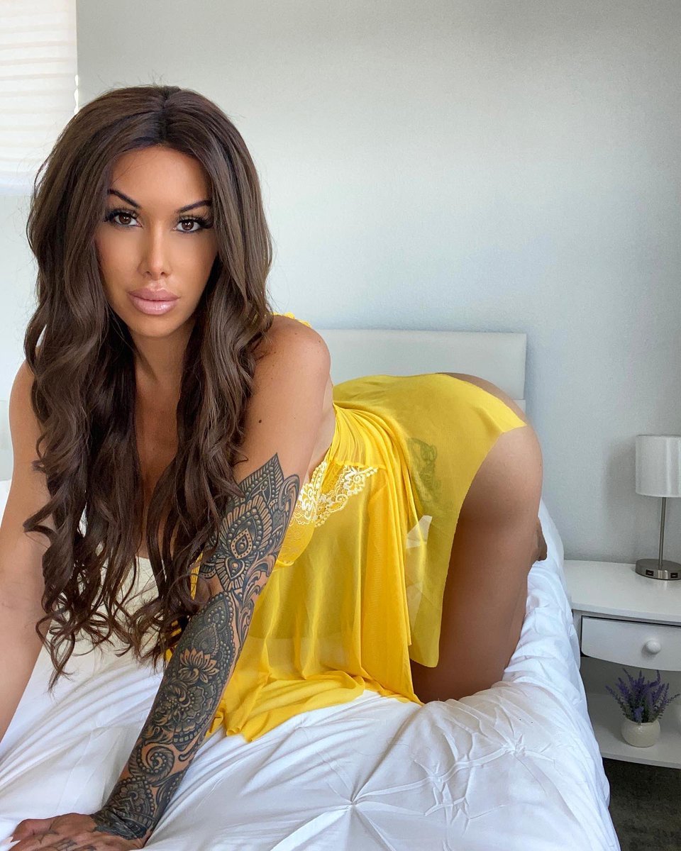 Savannah Perev Fitness Model