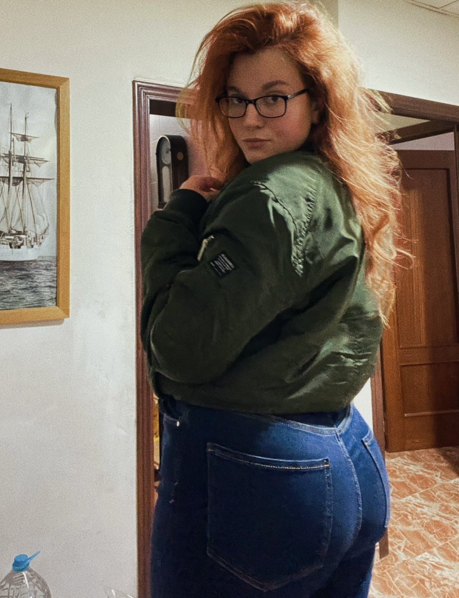 Victoria Dzhanashvili "Curves"