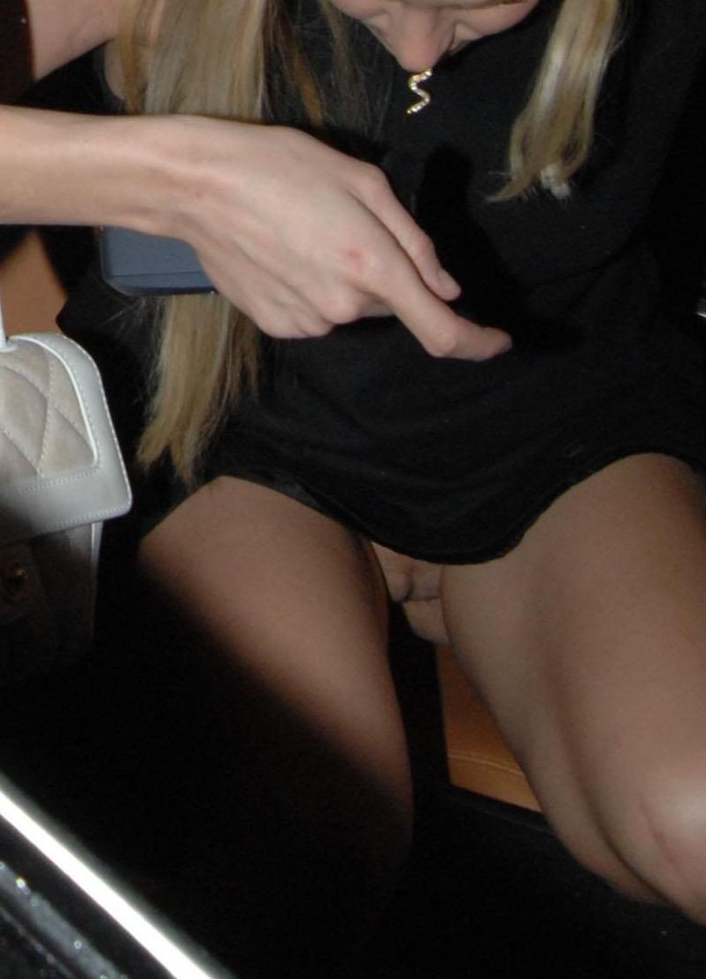 Celebrities without panties