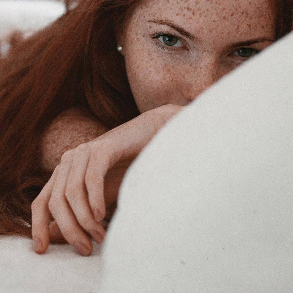 Oksana Butovskaya freckles