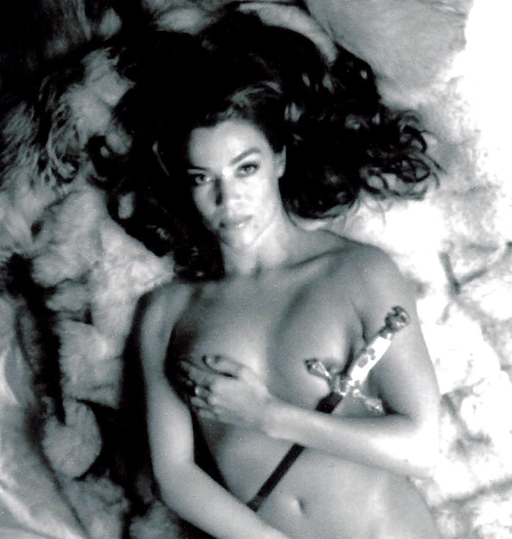 The naked beauty of Claudia