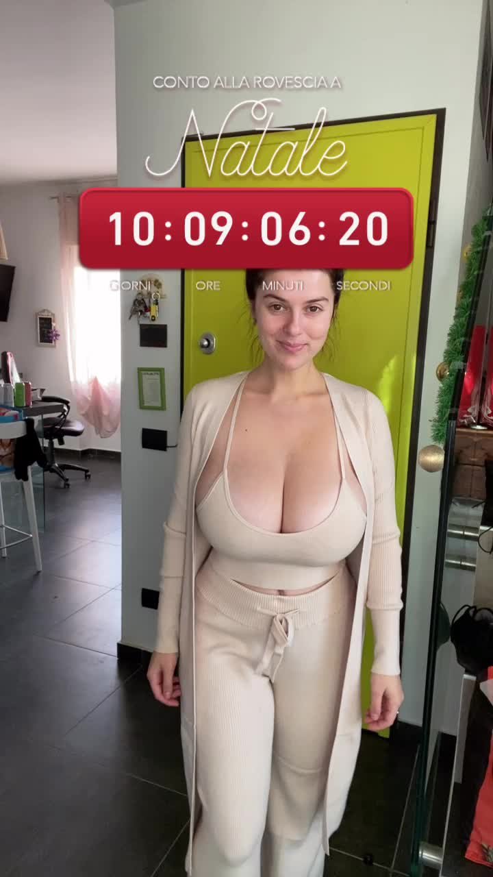 Big boobs under clothes