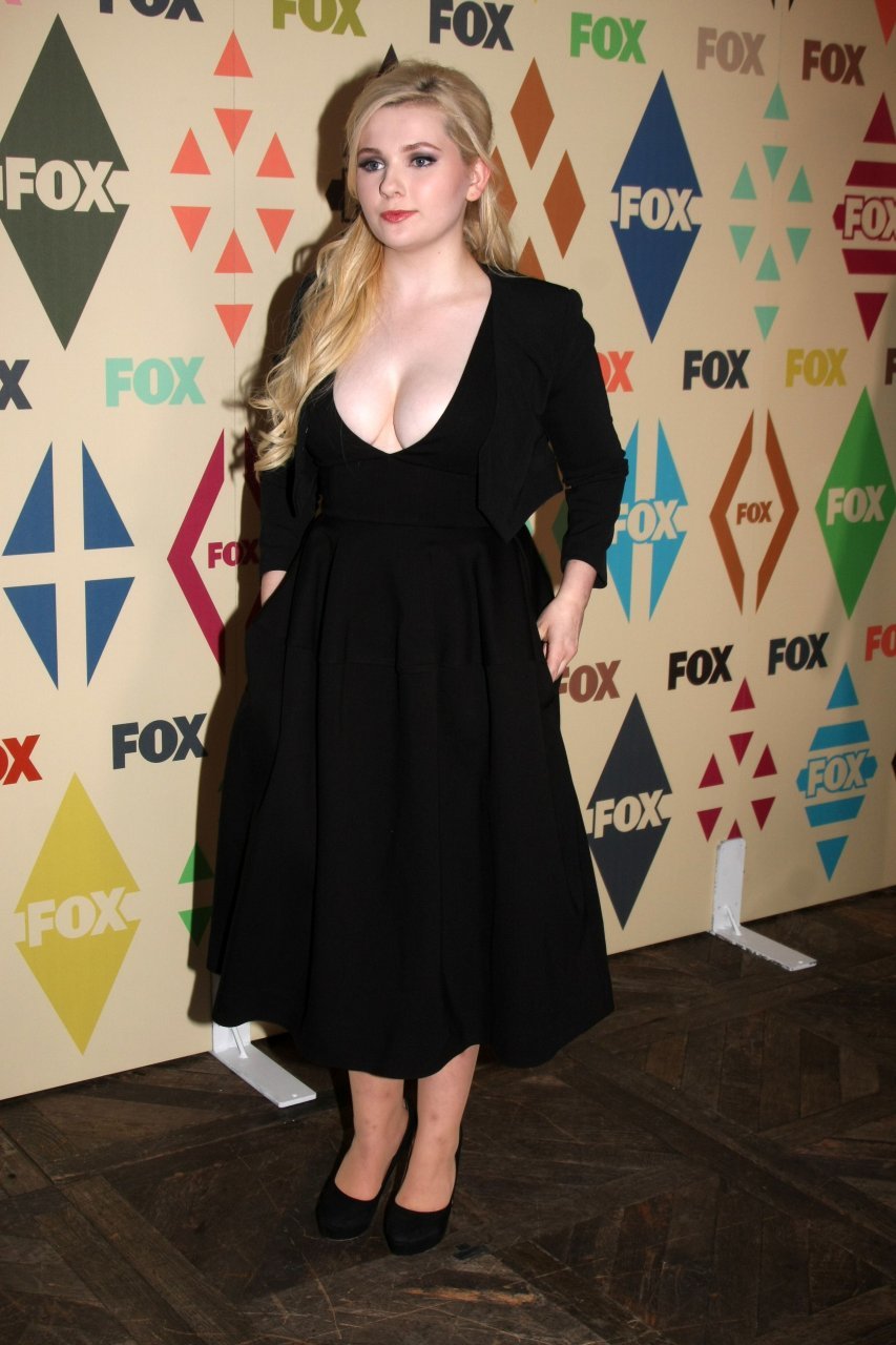 Abigail Breslin Bikini
