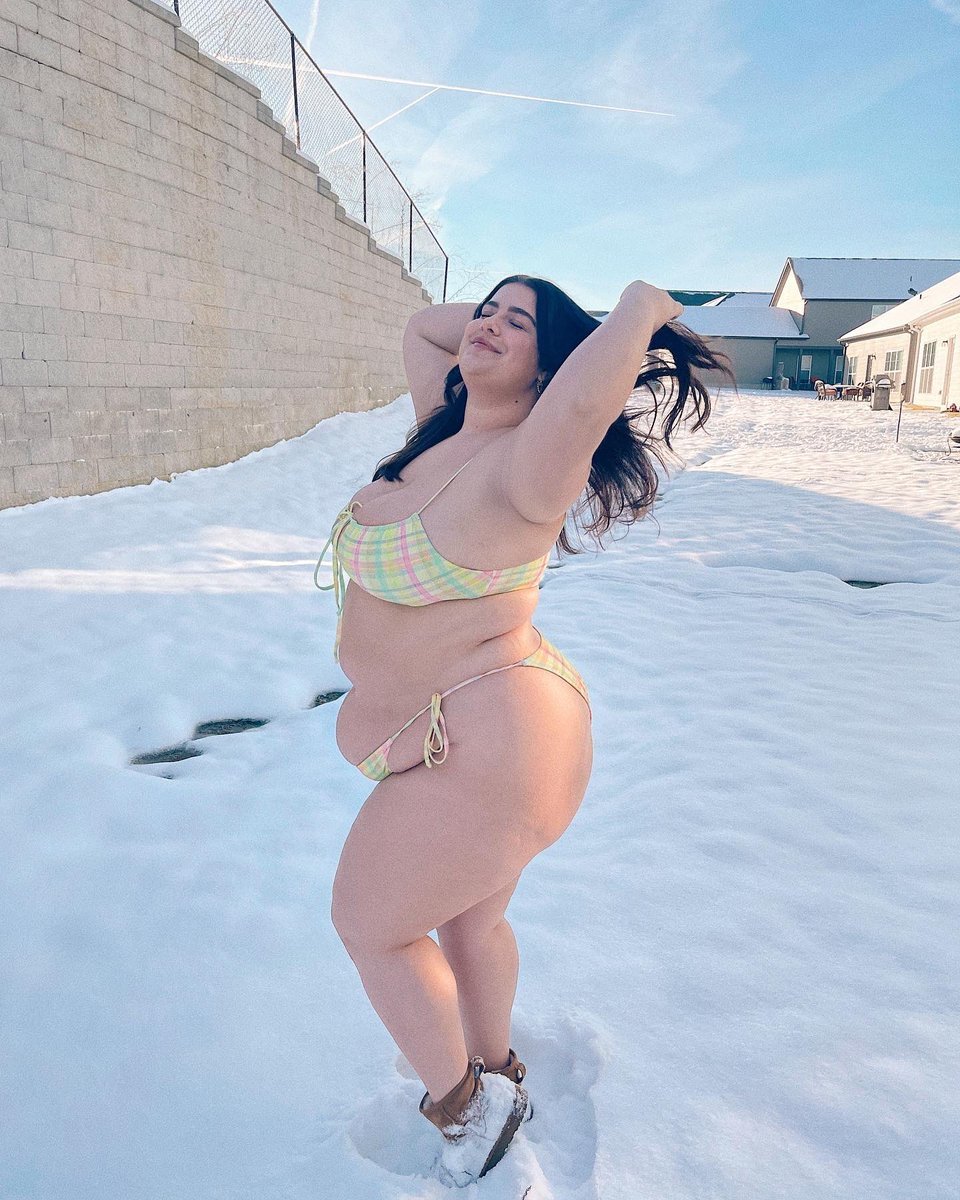 Fat girl Latinos Selfie