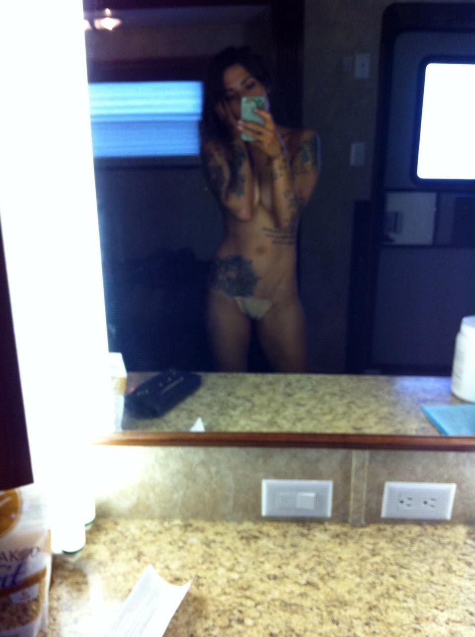 Actress Sarah Shahi naked