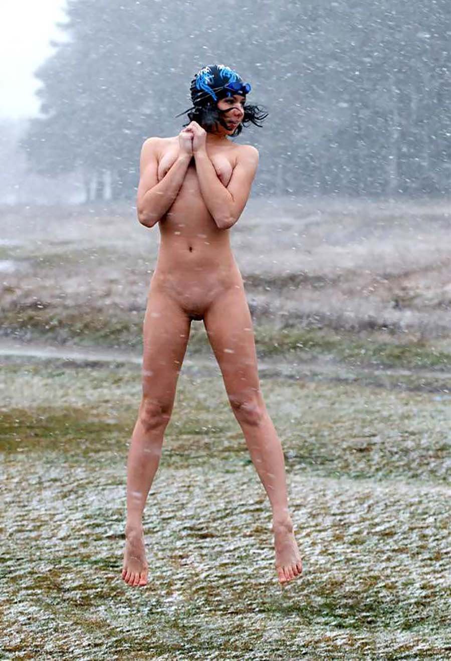 Fuck on the street in the rain