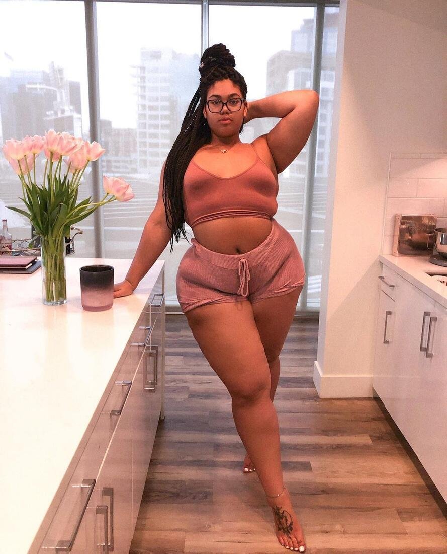 Alexus Model