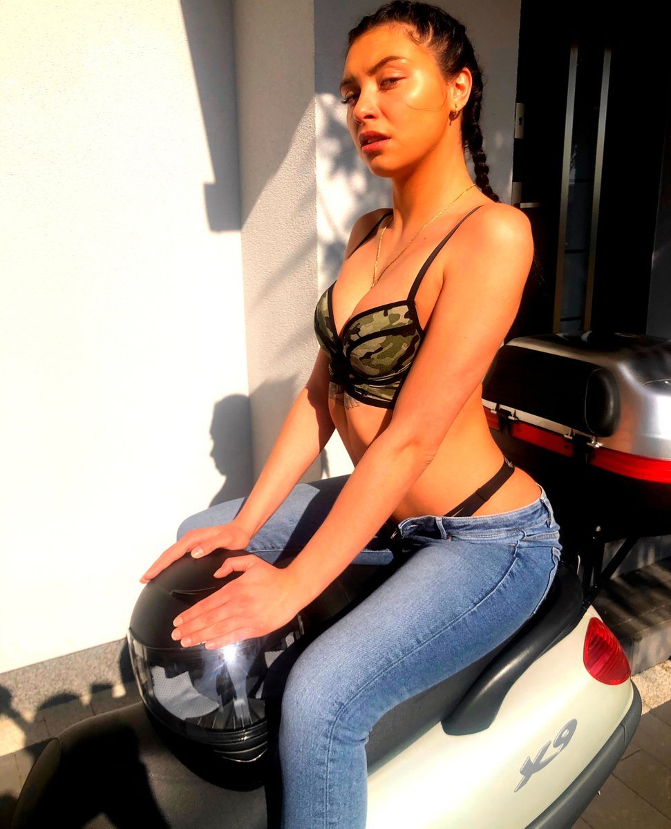 Natalie Kelly Maxim