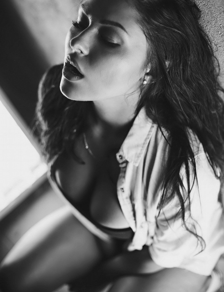 Hot girls alarming