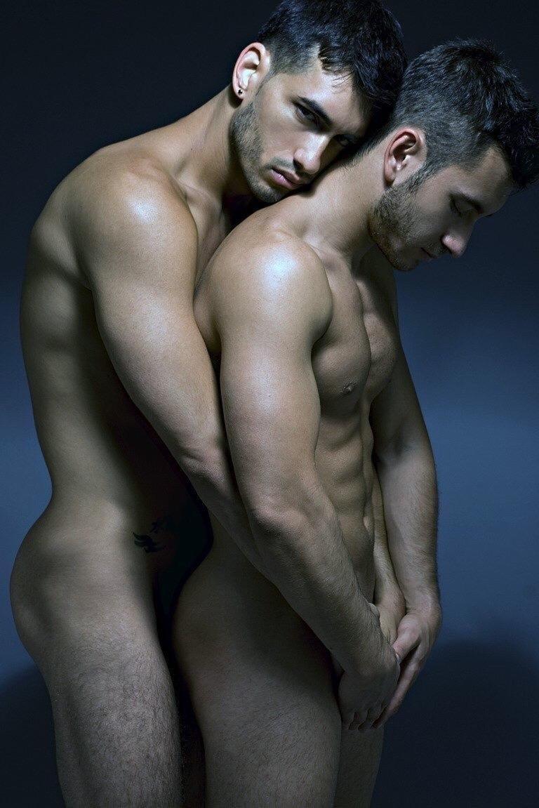 Beautiful poses of naked guys