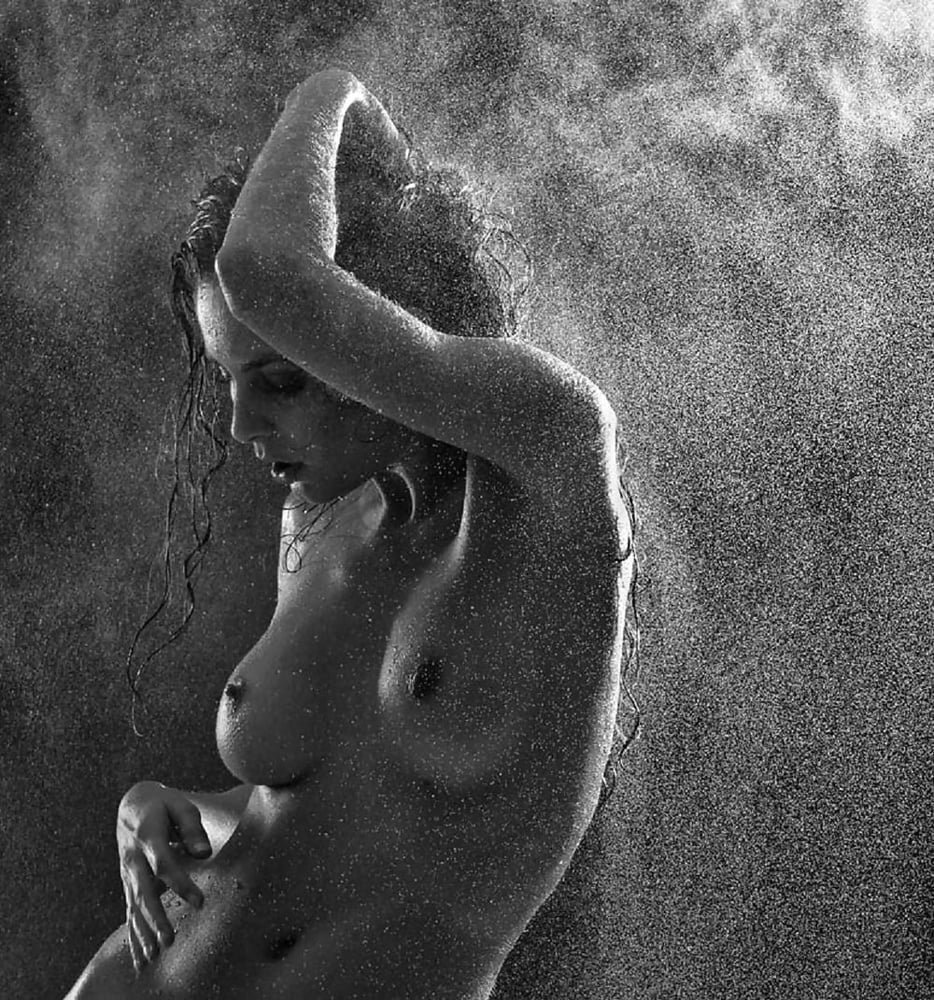 Beautiful erotic art blackly white