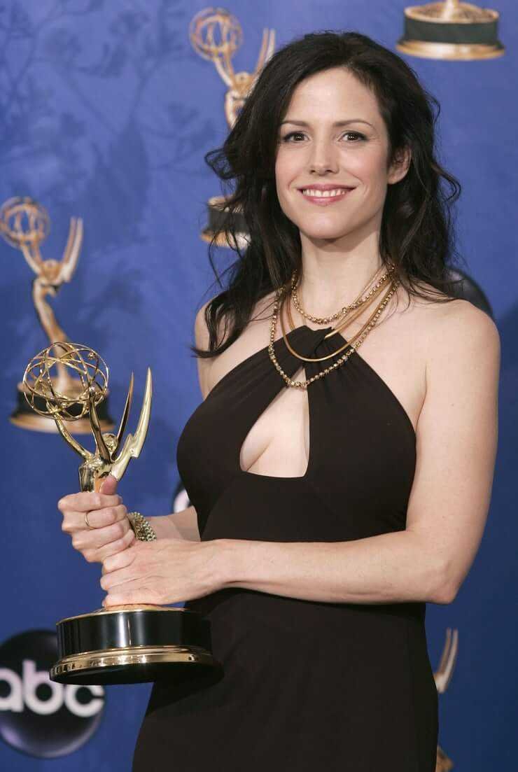Mary Louise Parker Boobs
