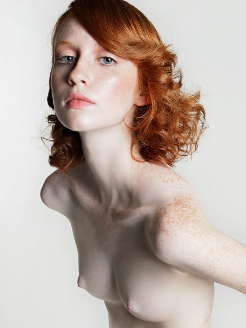 Red -haired Dominica Sorribes naked
