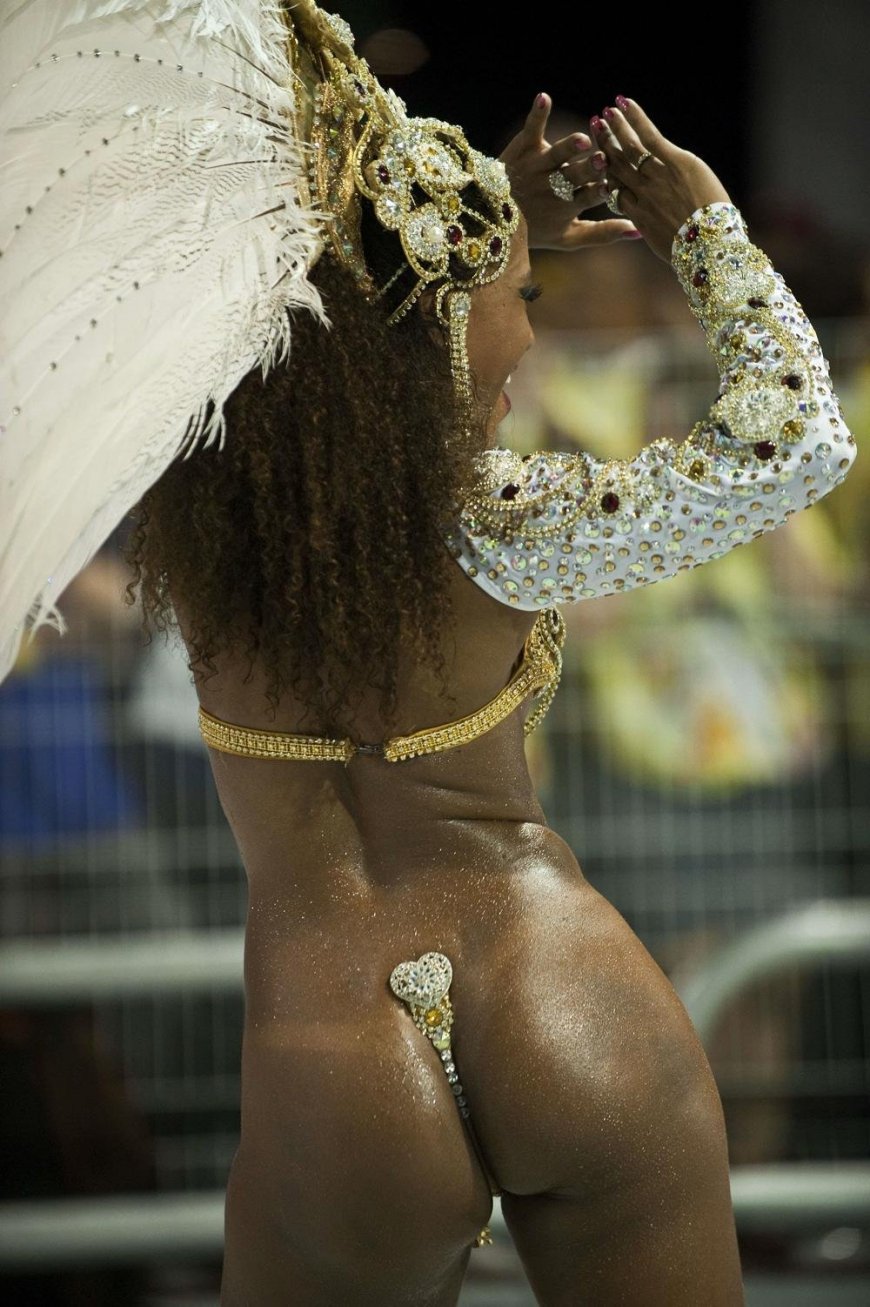 Andrea Martins Brazili Carnival