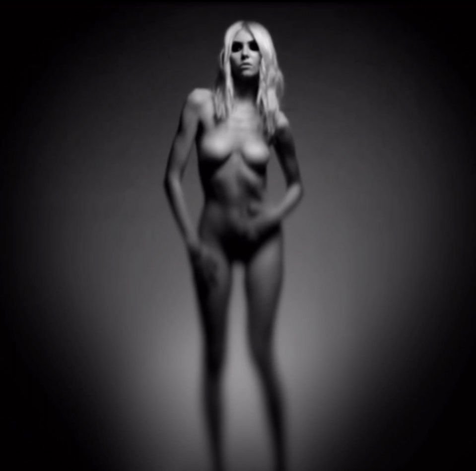 Taylor Momsen Nud