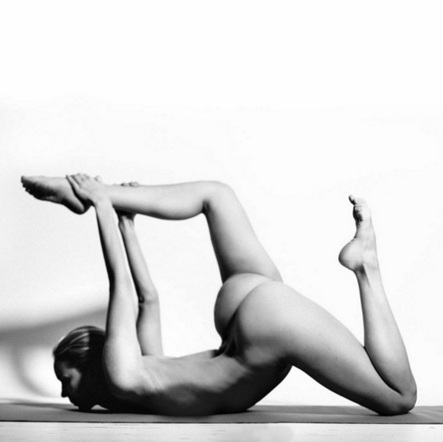 Poses for an erotic photo shoot