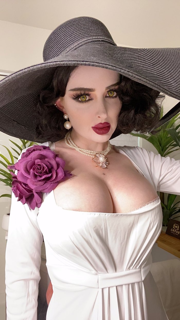 Kristen Lanae Hot