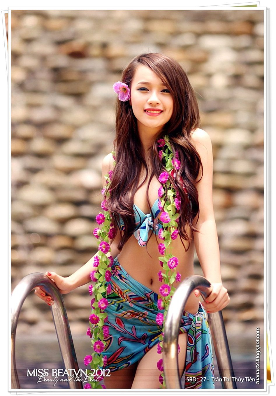 Naked Vietnamese women