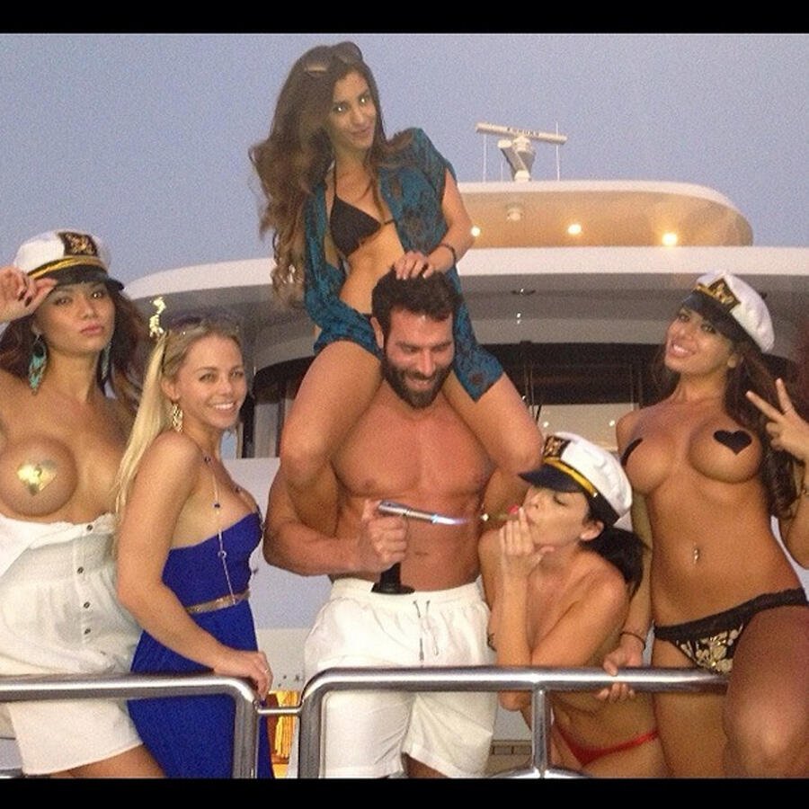 Bilzerian Girls Nude