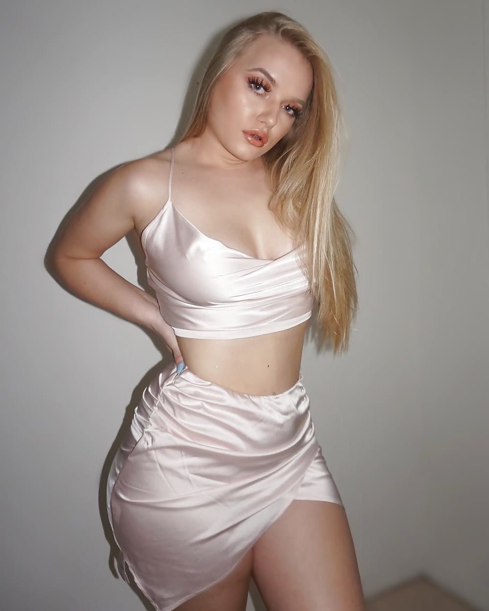 Angelica Maria model