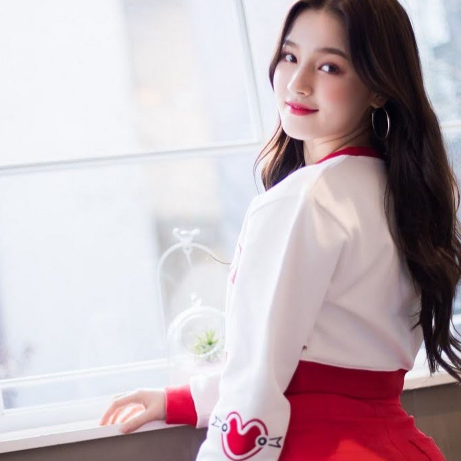 Nancy Momoland figure