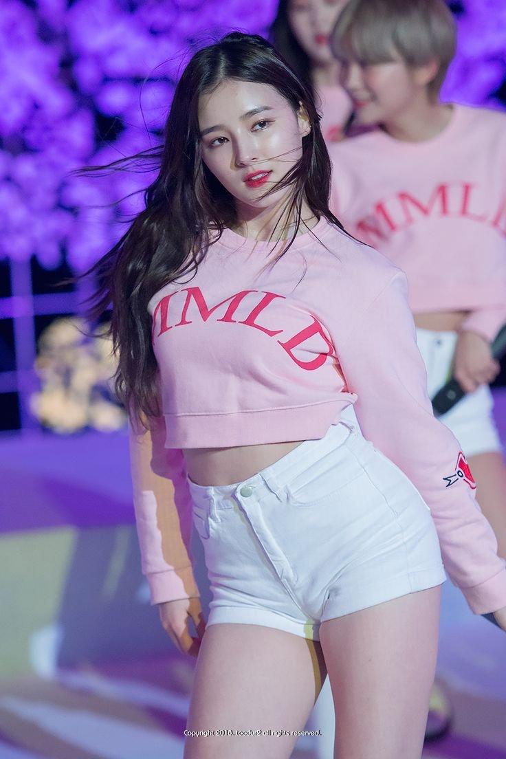 MOMOLAND PARTICIAL