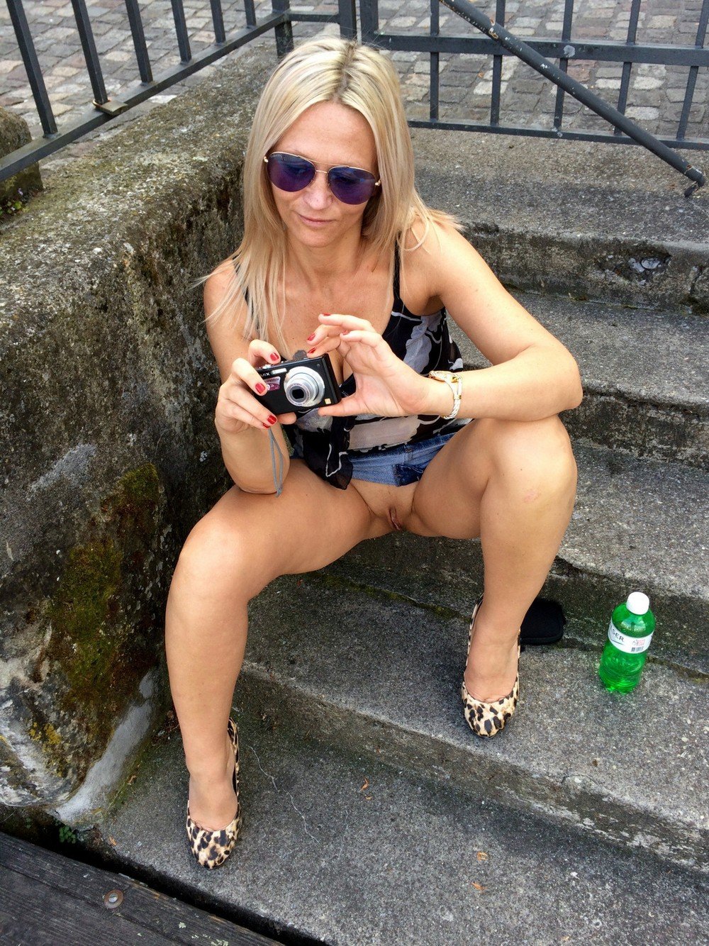 They are photographed without panties