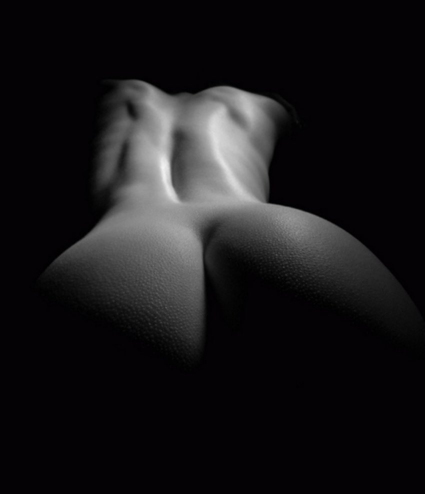 Black and White Vol. 122018 for adults