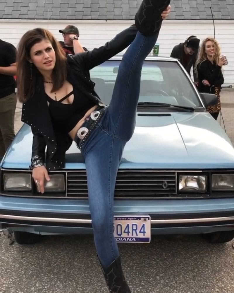 Alexandra Daddario +18