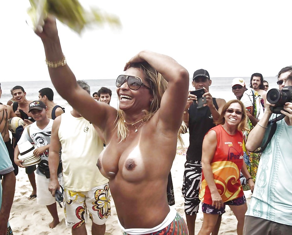 Viviana Castro Naked on the Carnival