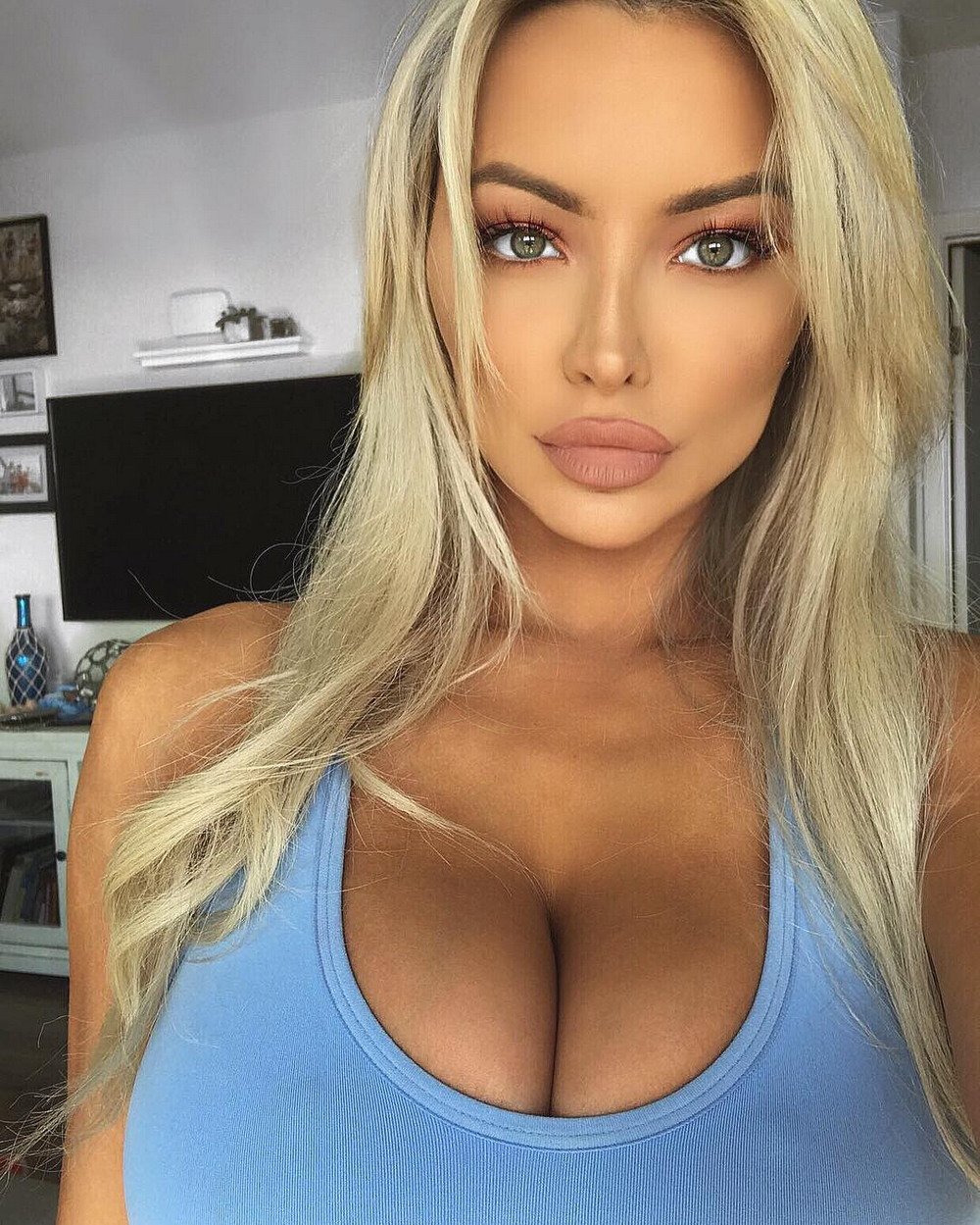 Kardashian Alena Omovich