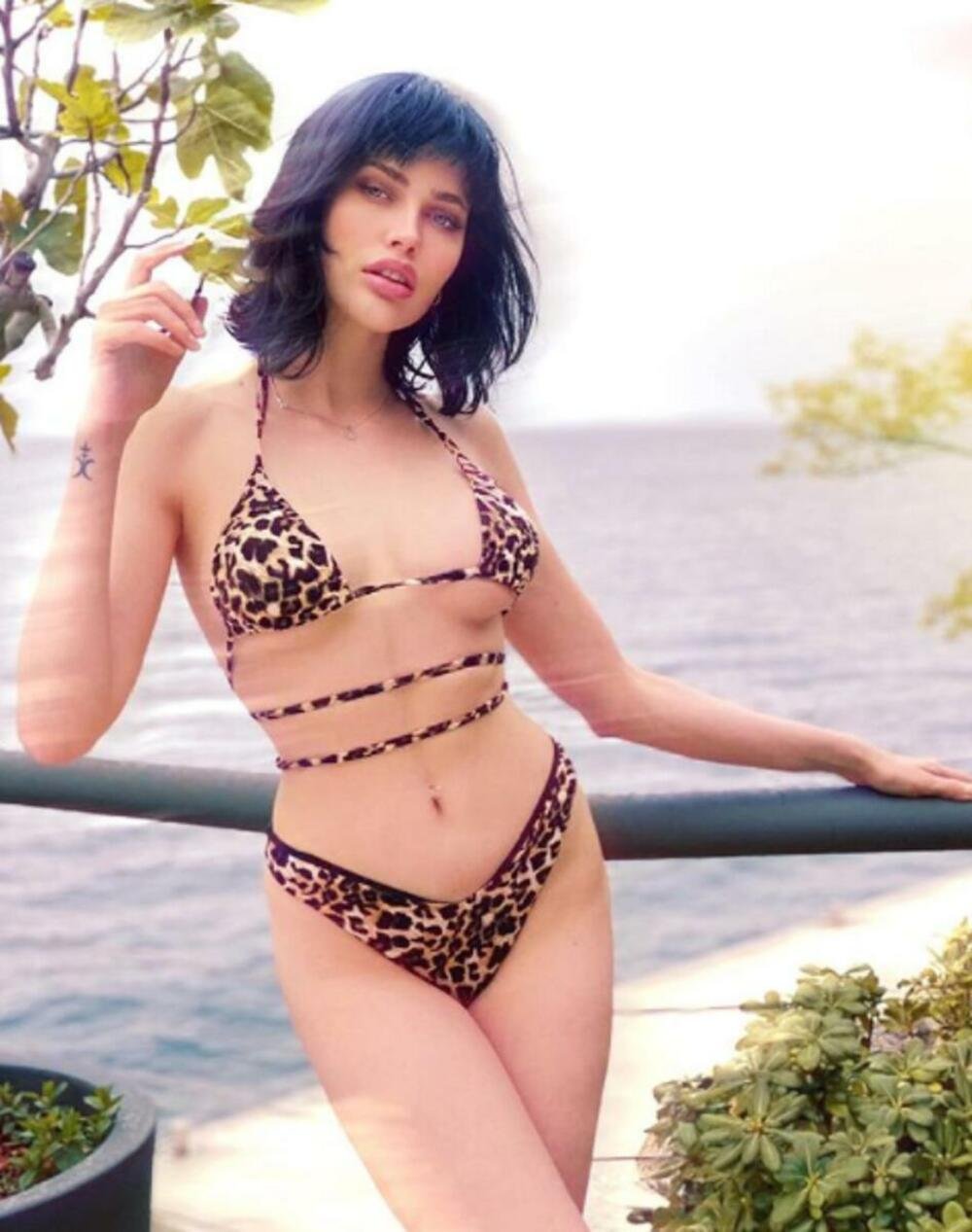 Denise Milani Nakedabzbuslatt 2016