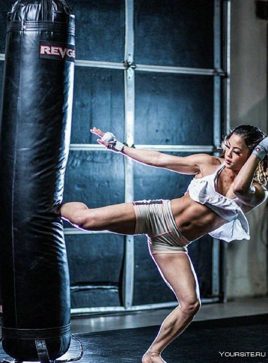 Girl's kickboxing