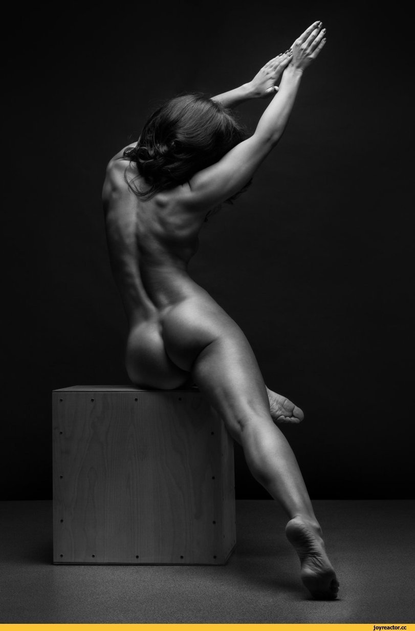 Erotic dances of full women