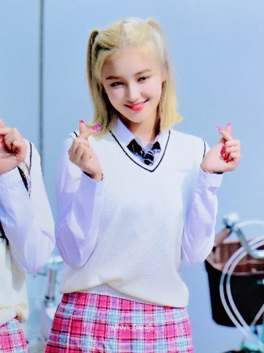 Nancy Momoland 4K