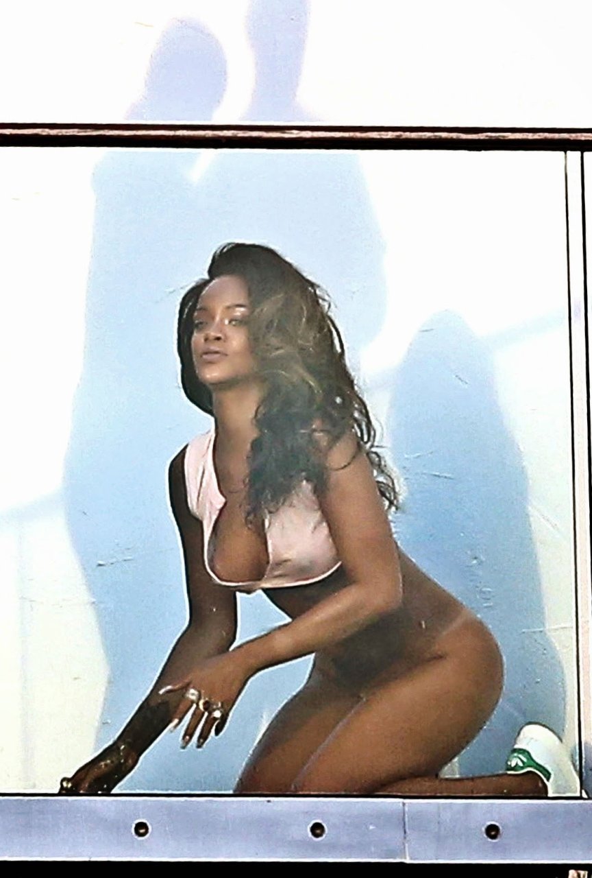 Sanaa Laten erotic