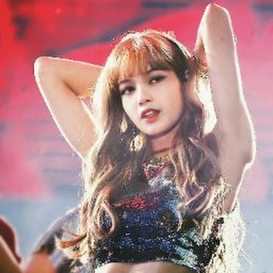 Lalisa Manoban with a high tail