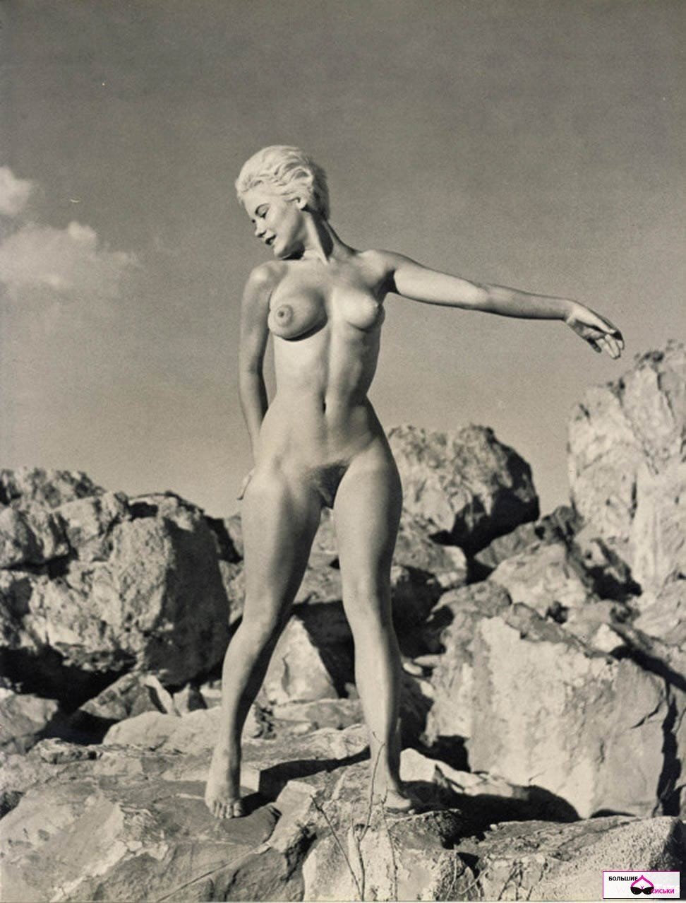Naked women of the forties
