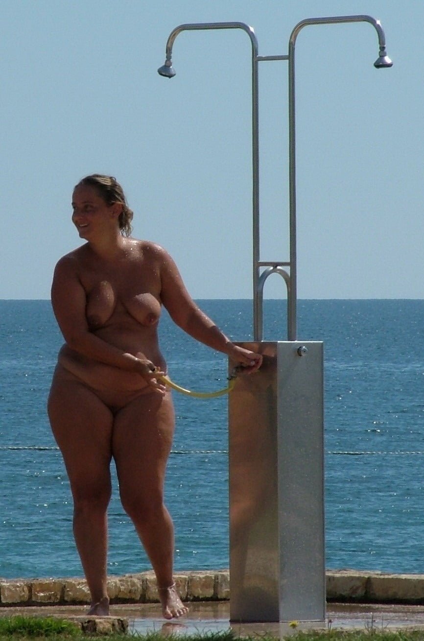 Naked bbw in nature