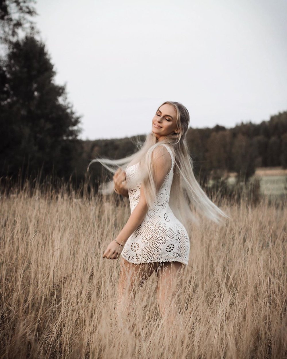 Anna Vakili in a swimsuit