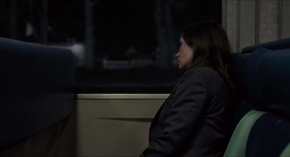 Girl on the train movie 2016