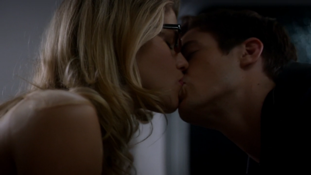 Barry and Felicity Kiss