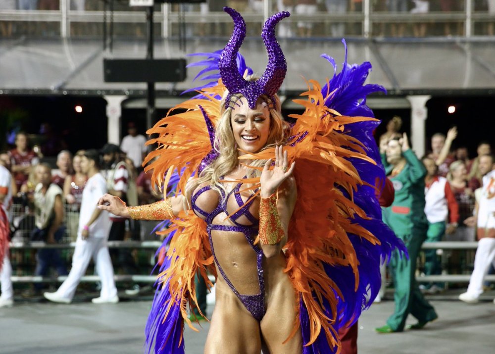 Naked Valyv Carnival Tick Tokersh