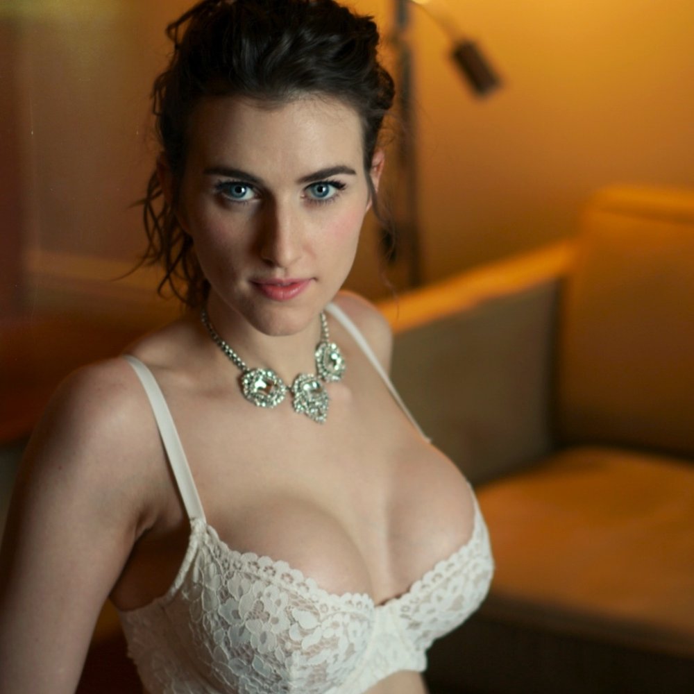 Naked Katie Bell (Katie Bell) _