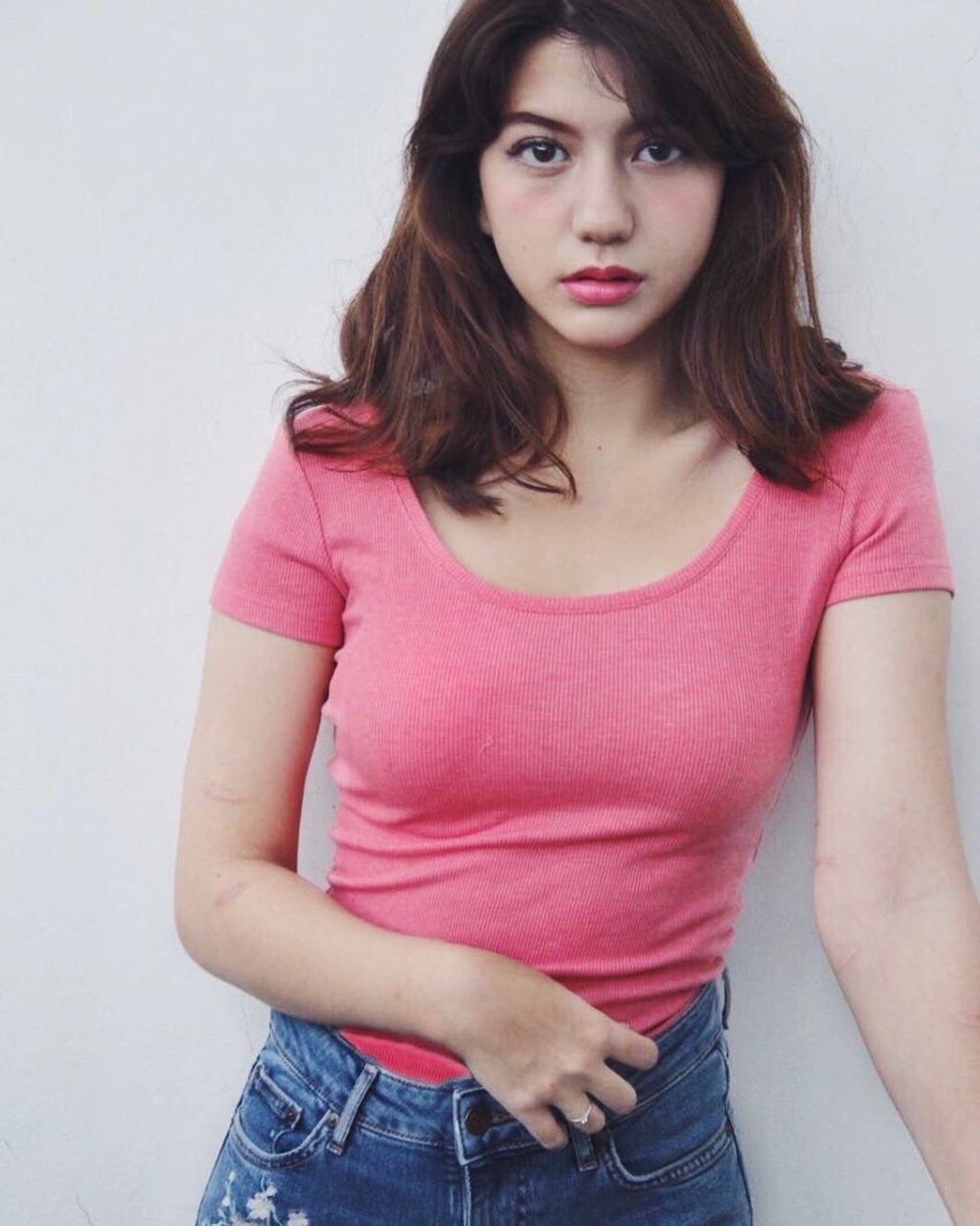 SUSAN ACVILLA MAJALAH