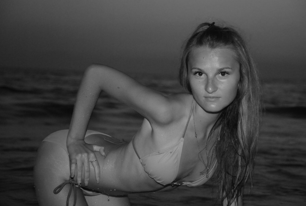 Alina Hennessy Bikini