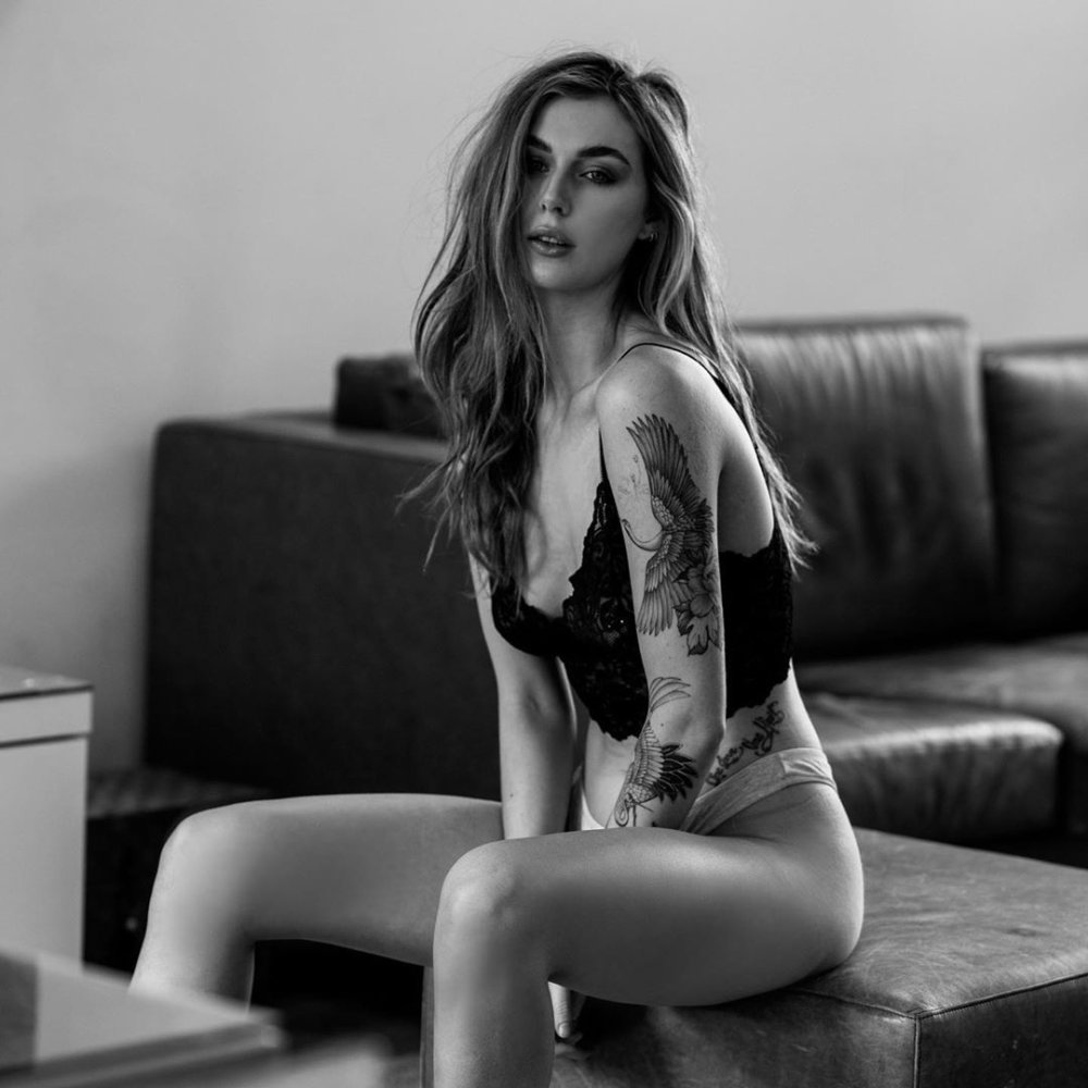 Page Marie Evans legs